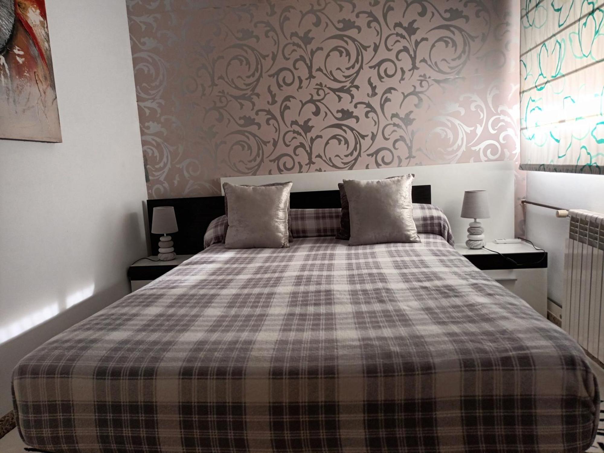 Piso Amplio De 3 Habitaciones, 2 Banos, Ascensor Y Parking 巴里亚纳 外观 照片