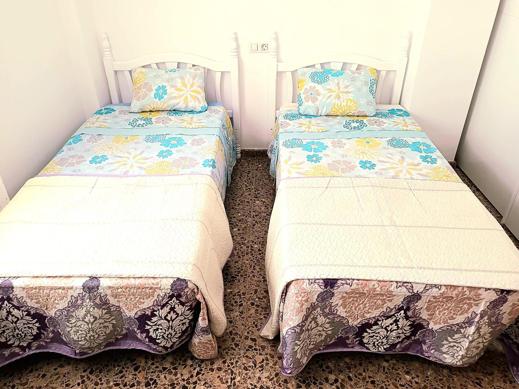 Piso Amplio De 3 Habitaciones, 2 Banos, Ascensor Y Parking 巴里亚纳 外观 照片